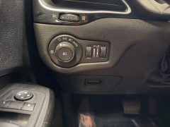 Used 2020  Jeep Cherokee Altitude FWD at AutoCenters Bonne Terre near Bonne Terre&comma; MO