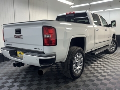Used 2017  GMC Sierra 2500 4WD Crew Cab Denali at AutoCenters Bonne Terre near Bonne Terre&comma; MO