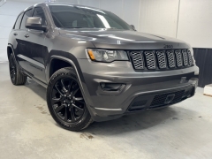 Used 2020 Jeep Grand Cherokee 4d SUV 4WD Laredo Altitude at AutoCenters Bonne Terre near Bonne Terre, MO