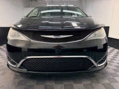 Used 2019  Chrysler Pacifica 4d Wagon Limited at AutoCenters Bonne Terre near Bonne Terre&comma; MO