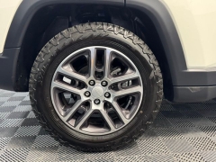 Used 2020  Jeep Compass 4d SUV FWD Latitude Sun&sol;Wheel Pkg at AutoCenters Bonne Terre near Bonne Terre&comma; MO