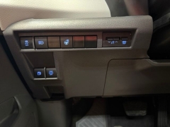 Used 2022  Toyota Sienna XLE FWD 7-Passenger at AutoCenters Bonne Terre near Bonne Terre&comma; MO