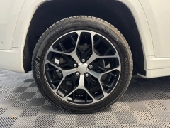 Used 2022  Jeep Grand Cherokee Summit Reserve 4x4 at AutoCenters Bonne Terre near Bonne Terre&comma; MO