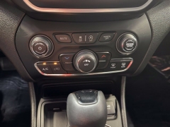 Used 2021  Jeep Cherokee Altitude FWD at AutoCenters Bonne Terre near Bonne Terre&comma; MO