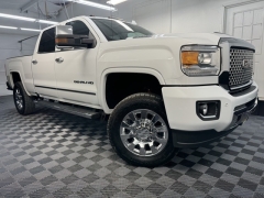 Used 2017  GMC Sierra 2500 4WD Crew Cab Denali at AutoCenters Bonne Terre near Bonne Terre&comma; MO