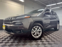 Used 2017  Jeep Cherokee 4d SUV 4WD Latitude V6 at AutoCenters Bonne Terre near Bonne Terre&comma; MO