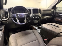 Used 2020  GMC Sierra 1500 4WD Crew Cab 157" Elevation at AutoCenters Bonne Terre near Bonne Terre&comma; MO