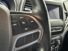 Used 2019 Jeep Cherokee 4d SUV FWD Latitude 2.4L at AutoCenters Bonne Terre near Bonne Terre, MO