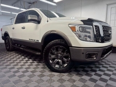 Used 2018  Nissan Titan 4WD Crew Cab Platinum Reserve at AutoCenters Bonne Terre near Bonne Terre&comma; MO