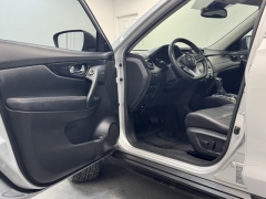Used 2020 Nissan Rogue 4d SUV AWD SL at AutoCenters Bonne Terre near Bonne Terre, MO