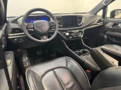 Used 2025  Chrysler Pacifica Limited FWD at AutoCenters Bonne Terre near Bonne Terre&comma; MO
