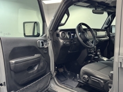 Used 2021 Jeep Gladiator Willys Sport 4x4 at AutoCenters Bonne Terre near Bonne Terre, MO
