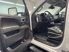 Used 2017  GMC Sierra 2500 4WD Crew Cab Denali at AutoCenters Bonne Terre near Bonne Terre&comma; MO