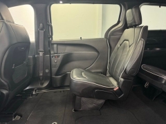 Used 2025  Chrysler Pacifica Limited FWD at AutoCenters Bonne Terre near Bonne Terre&comma; MO