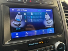 Used 2021  Ford Expedition Max Platinum 4x4 at AutoCenters Bonne Terre near Bonne Terre&comma; MO