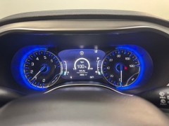 Used 2025  Chrysler Pacifica Limited FWD at AutoCenters Bonne Terre near Bonne Terre&comma; MO
