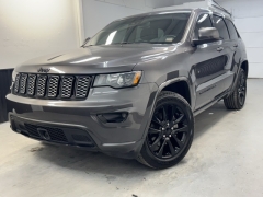 Used 2020 Jeep Grand Cherokee 4d SUV 4WD Laredo Altitude at AutoCenters Bonne Terre near Bonne Terre, MO