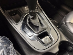 Used 2020  Jeep Cherokee 4d SUV FWD Latitude Plus Altitude 2&period;4L at AutoCenters Bonne Terre near Bonne Terre&comma; MO