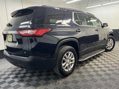 Used 2020  Chevrolet Traverse 4d SUV FWD LT Cloth w&sol;1LT at AutoCenters Bonne Terre near Bonne Terre&comma; MO