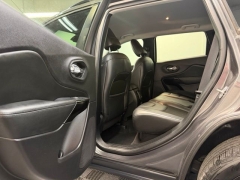 Used 2020  Jeep Cherokee Altitude FWD at AutoCenters Bonne Terre near Bonne Terre&comma; MO