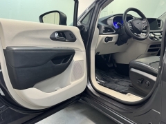 Used 2023 Chrysler Pacifica Touring L FWD at AutoCenters Bonne Terre near Bonne Terre, MO