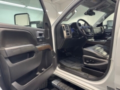 Used 2017  GMC Sierra 2500 4WD Crew Cab Denali at AutoCenters Bonne Terre near Bonne Terre&comma; MO