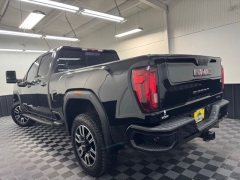 Used 2022  GMC Sierra 2500HD 4WD Crew Cab 159" AT4 at AutoCenters Bonne Terre near Bonne Terre&comma; MO