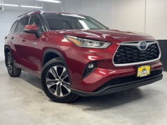 Used 2020 Toyota Highlander Hybrid 4d SUV AWD XLE at AutoCenters Bonne Terre near Bonne Terre, MO