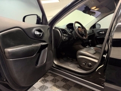 Used 2021  Jeep Cherokee Altitude FWD at AutoCenters Bonne Terre near Bonne Terre&comma; MO