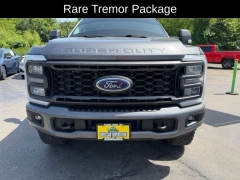 Used 2023  Ford Super Duty F-250 4WD LARIAT Crew Cab SRW 6&period;75' Box at AutoCenters Bonne Terre near Bonne Terre&comma; MO