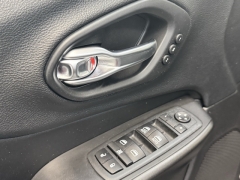 Used 2020 Jeep Cherokee 4d SUV 4WD Trailhawk Elite 3.2L at AutoCenters Bonne Terre near Bonne Terre, MO