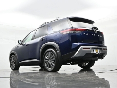 Used 2024  Nissan Pathfinder SL 2WD at Landmark Auto Credit Center near springfield&comma; IL