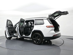 Used 2023  Jeep Grand Cherokee L Altitude 4x4 at Landmark Auto Credit Center near springfield&comma; IL