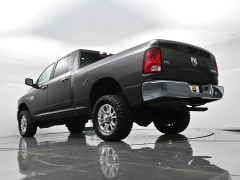 Used 2018  Ram 2500 4WD Crew Cab SLT at Landmark Auto Credit Center near springfield&comma; IL