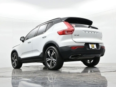 Used 2020  Volvo XC40 4d SUV FWD T4 R-Design at Landmark Auto Credit Center near springfield&comma; IL
