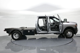 Used 2024  Ram 3500 Cab-Chassis 2WD Tradesman Crew Cab 60" CA 172&period;4" WB at Landmark Auto Credit Center near springfield&comma; IL