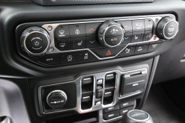 Used 2020  Jeep Gladiator Overland 4x4 at Landmark Auto Credit Center near springfield&comma; IL