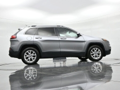 Used 2015  Jeep Cherokee 4WD 4dr Latitude at Landmark Auto Credit Center near springfield&comma; IL