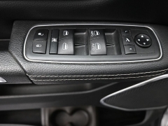 Used 2020  Ram 1500 4WD Crew Cab Laramie at Landmark Auto Credit Center near springfield&comma; IL