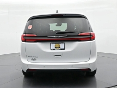 Used 2024  Chrysler Pacifica Touring L FWD at Landmark Auto Credit Center near springfield&comma; IL