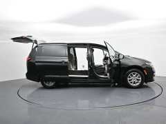 Used 2024  Chrysler Pacifica Touring L FWD at Landmark Auto Credit Center near springfield&comma; IL