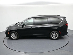 Used 2024  Chrysler Pacifica Touring L FWD at Landmark Auto Credit Center near springfield&comma; IL