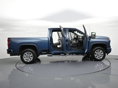 Used 2024  Chevrolet Silverado 3500HD 4WD Crew Cab 159" High Country Dsl at Landmark Auto Credit Center near springfield&comma; IL