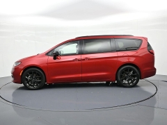Used 2025  Chrysler Pacifica Limited FWD at Landmark Auto Credit Center near springfield&comma; IL