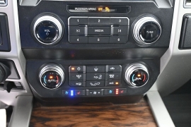 Used 2020  Ford F-150 2WD SuperCrew Lariat 5 1&sol;2 at Landmark Auto Credit Center near springfield&comma; IL