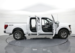 Used 2024  Ford F-150 XLT 4WD SuperCrew Box at Landmark Auto Credit Center near springfield&comma; IL