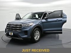 Used 2025  Ford Explorer Active 4WD at Landmark Auto Credit Center near springfield&comma; IL