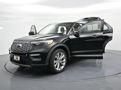 Used 2022  Ford Explorer Platinum 4WD at Landmark Auto Credit Center near springfield&comma; IL