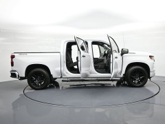 Used 2023  Chevrolet Silverado 1500 4WD Crew Cab 147" Custom at Landmark Auto Credit Center near springfield&comma; IL