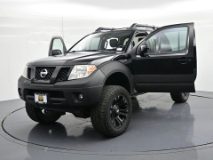 Used 2011  Nissan Frontier 4WD Crew Cab SWB Auto PRO-4X at Landmark Auto Credit Center near springfield&comma; IL